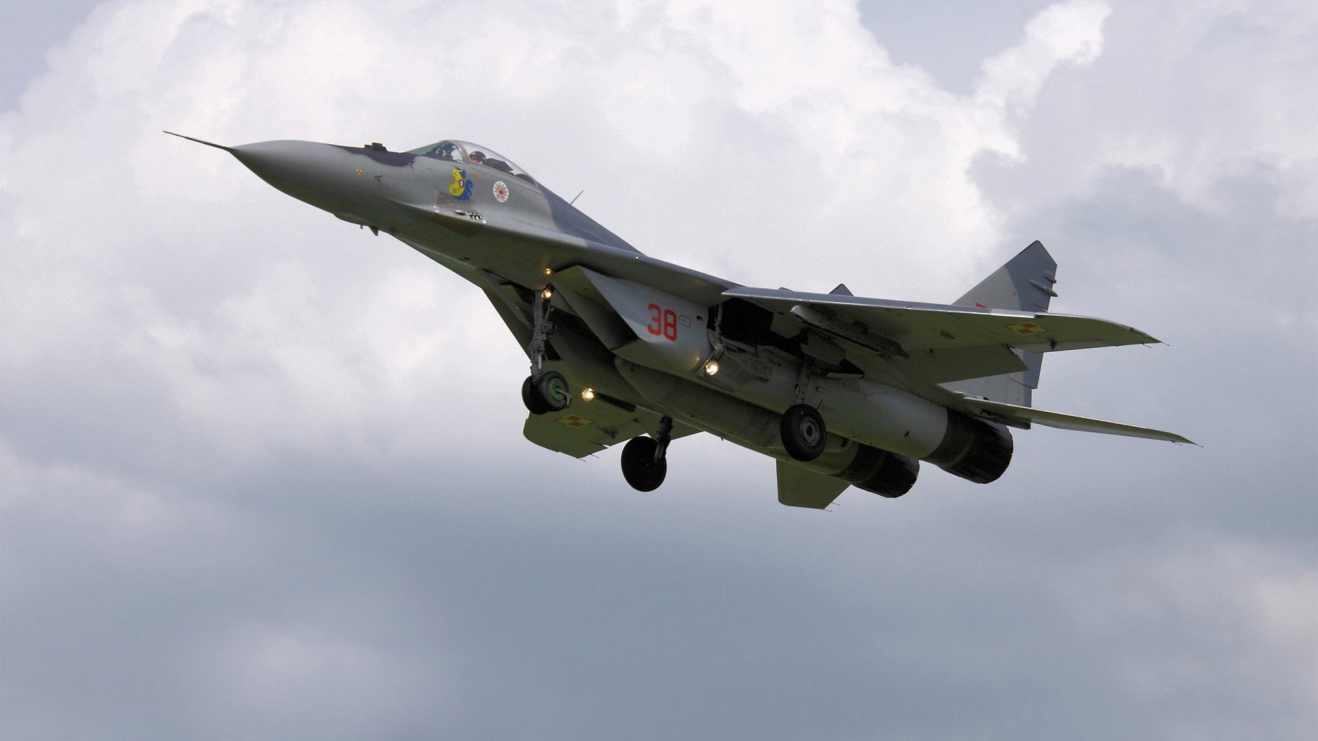 巨人狼队中锋唐斯记录全队最高得分，组图_76人胜森林狼 唐斯突破单臂暴力隔扣恩比德